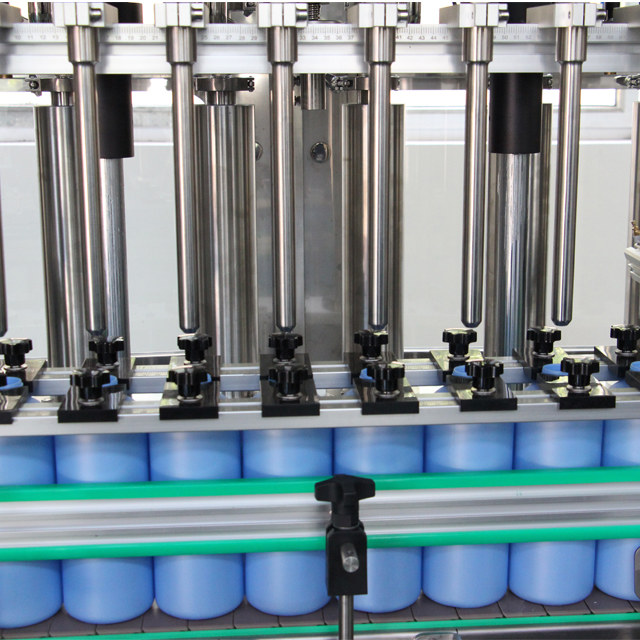 Автоматска опрема за полнење шишиња со прскање со распрскувач за пластика за раце